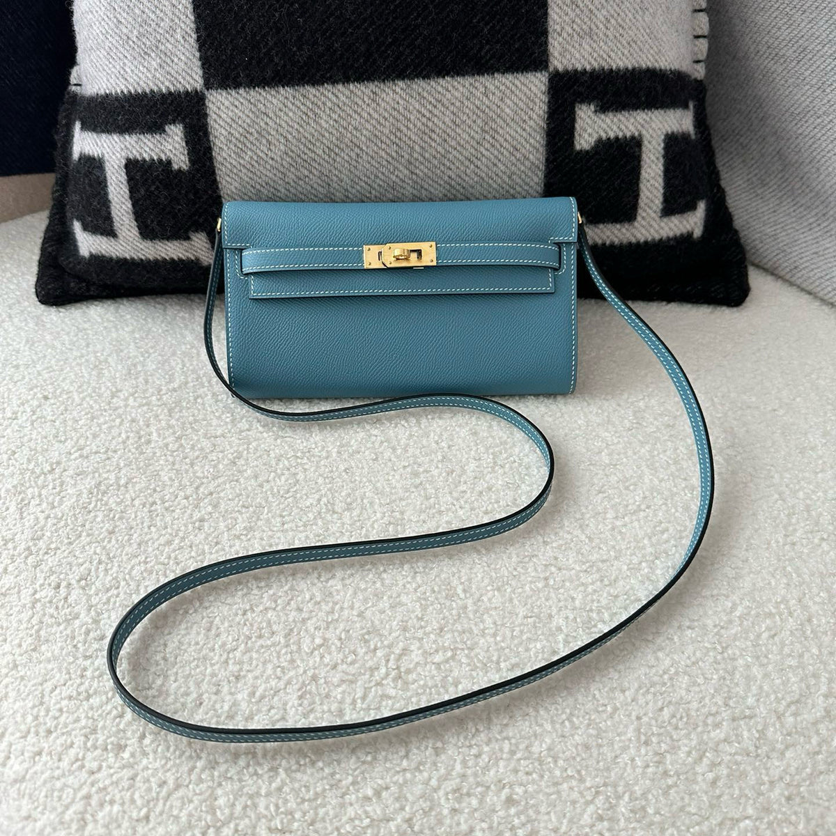 Pure hand-stitched wax thread Kelly epsom cowhide suede crossbody women's bag wallet hand-beaten copper stud crossbody backpack