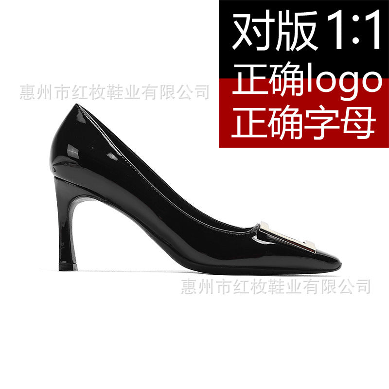 Versão alta ~ fivela quadrada RV sapatos únicos femininos novos sapatos de couro envernizado salto grosso salto médio bico quadrado metal mesmo estilo boca rasa couro genuíno