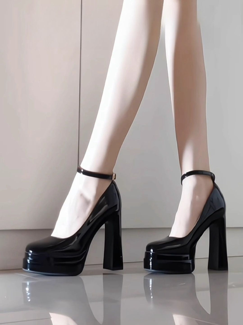 French-Style Mary Jane Thick-Soled Waterproof Platform Shoes for Petite Individuals, Black Single-Strap Ultra-High Heels, 2026 New Model, Patent Leather