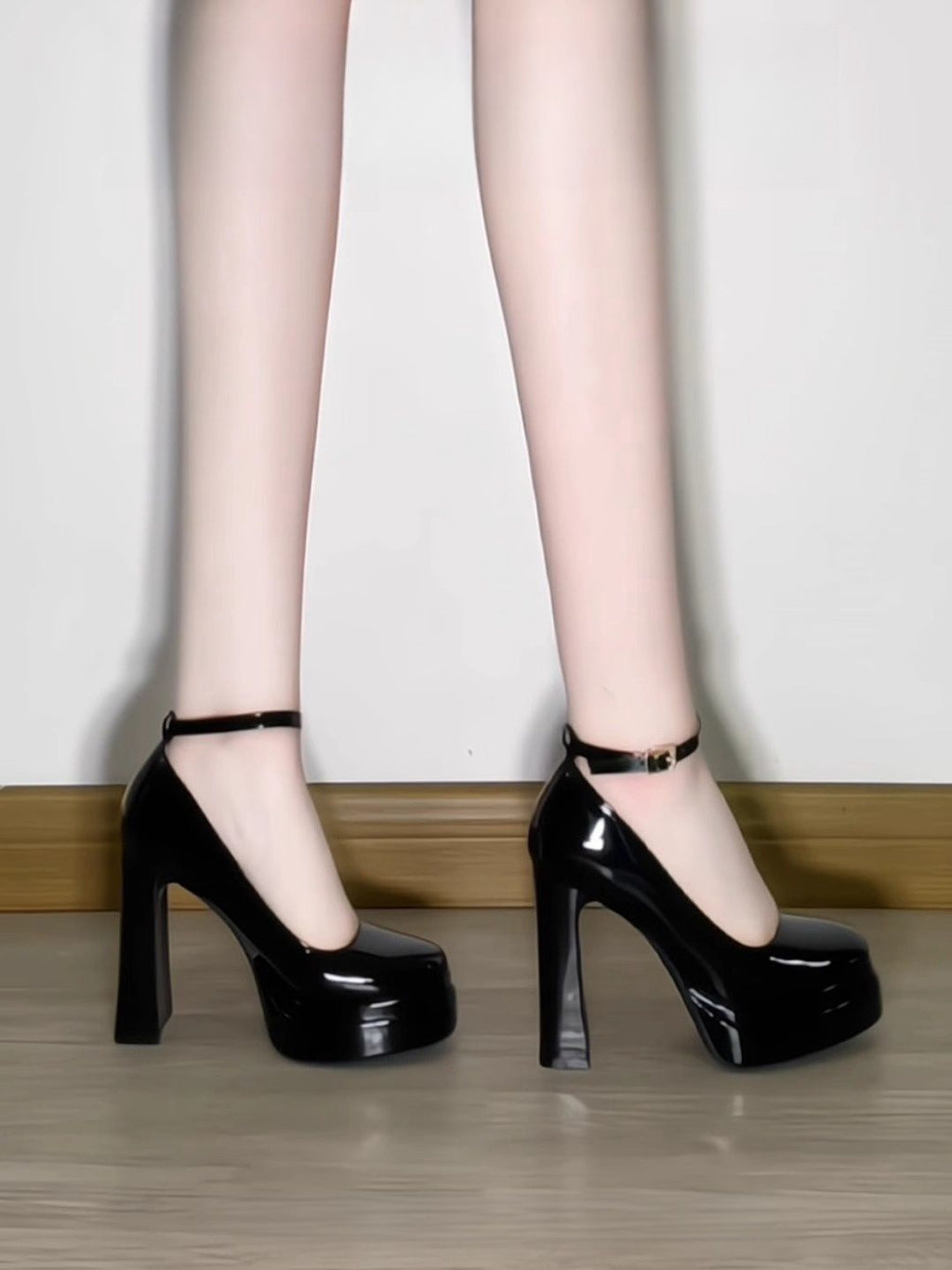 French-Style Mary Jane Thick-Soled Waterproof Platform Shoes for Petite Individuals, Black Single-Strap Ultra-High Heels, 2026 New Model, Patent Leather